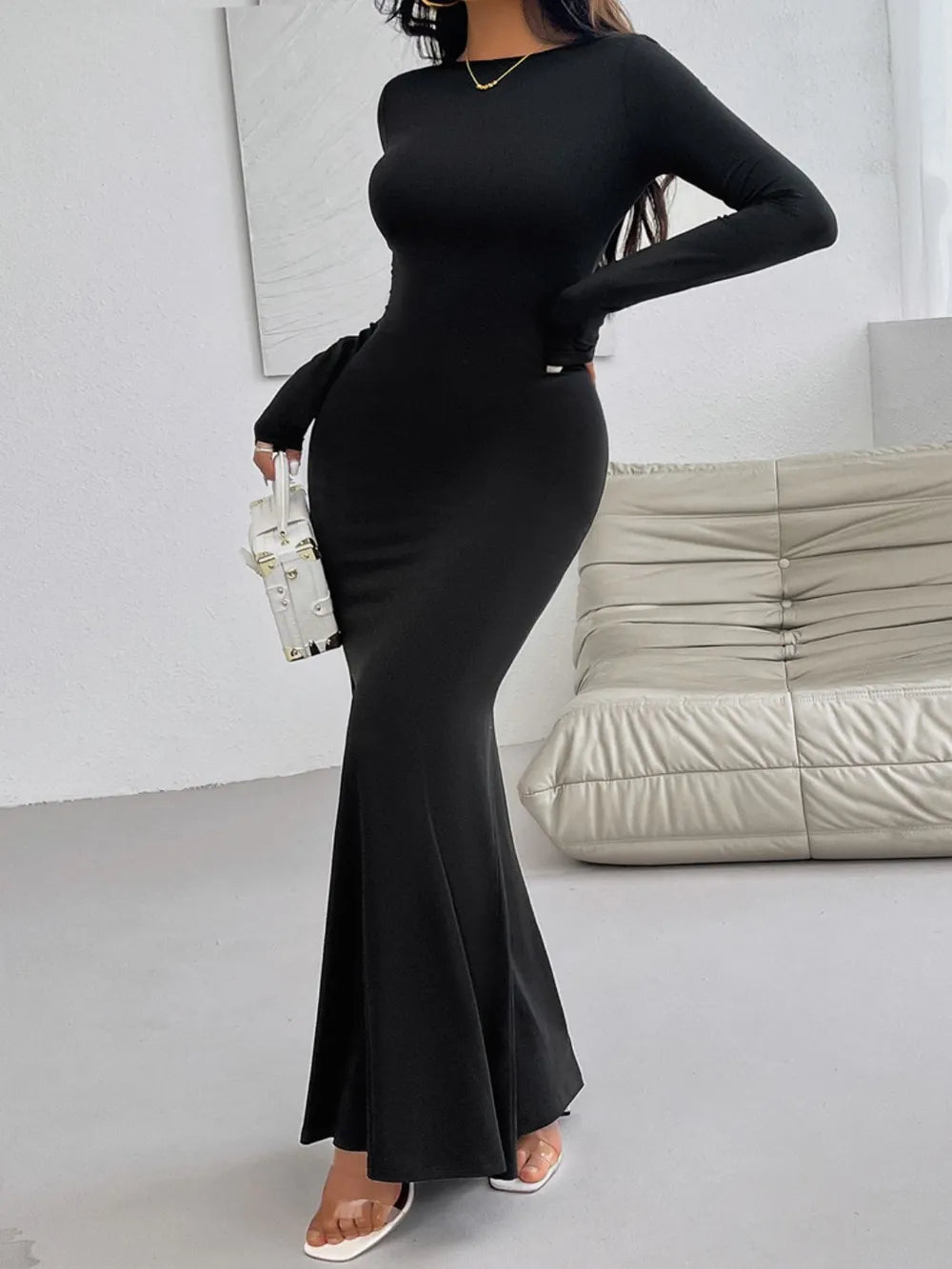 Robe maxi Devine à manches longues, col rond et dos nu