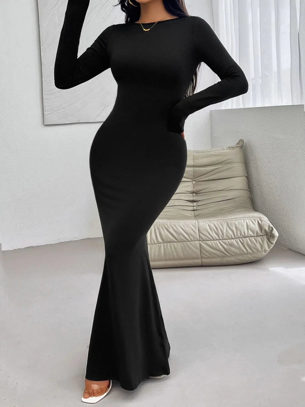Robe maxi Devine à manches longues, col rond et dos nu