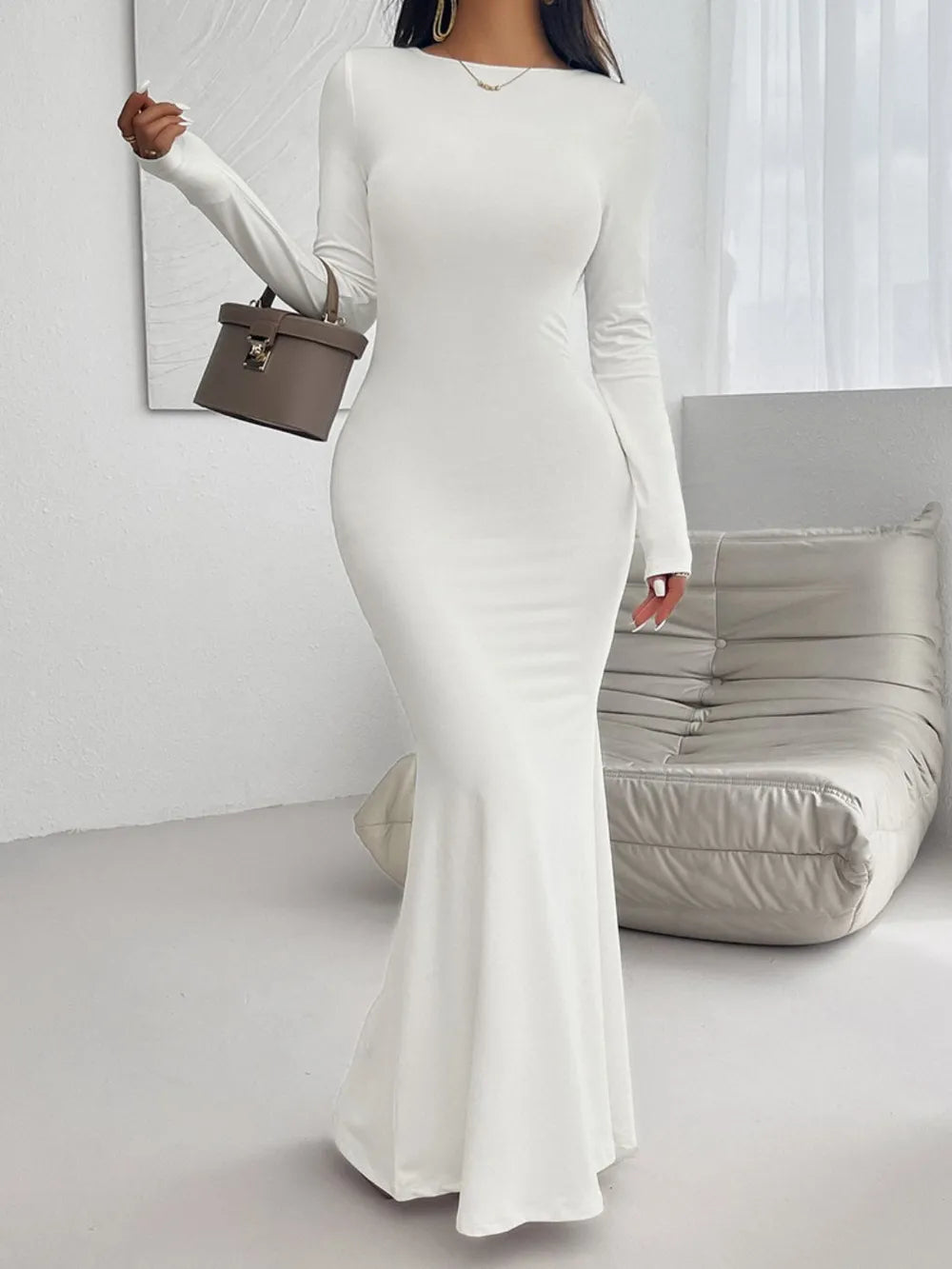 Robe maxi Devine à manches longues, col rond et dos nu