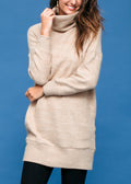 Robe pull courte à col roulé côtelé pour femme en couleur camel