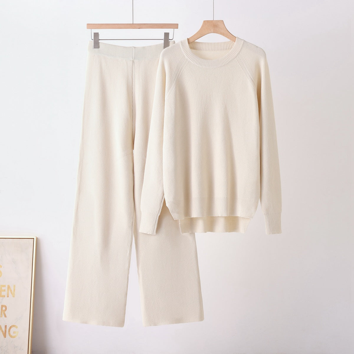 Ensemble deux-pièces pour femmes avec pantalon large, manches longues amples et col rond