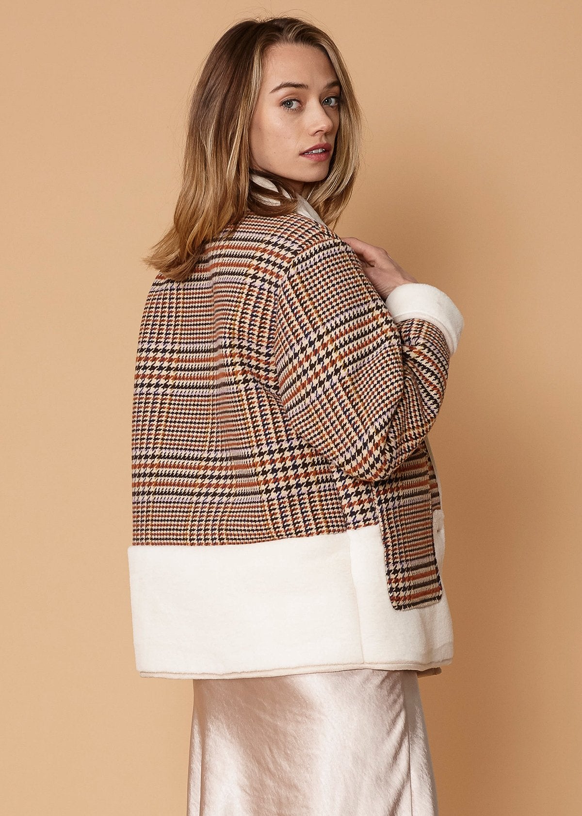 Veste en fourrure à carreaux pour femmes en pied-de-poule rouille