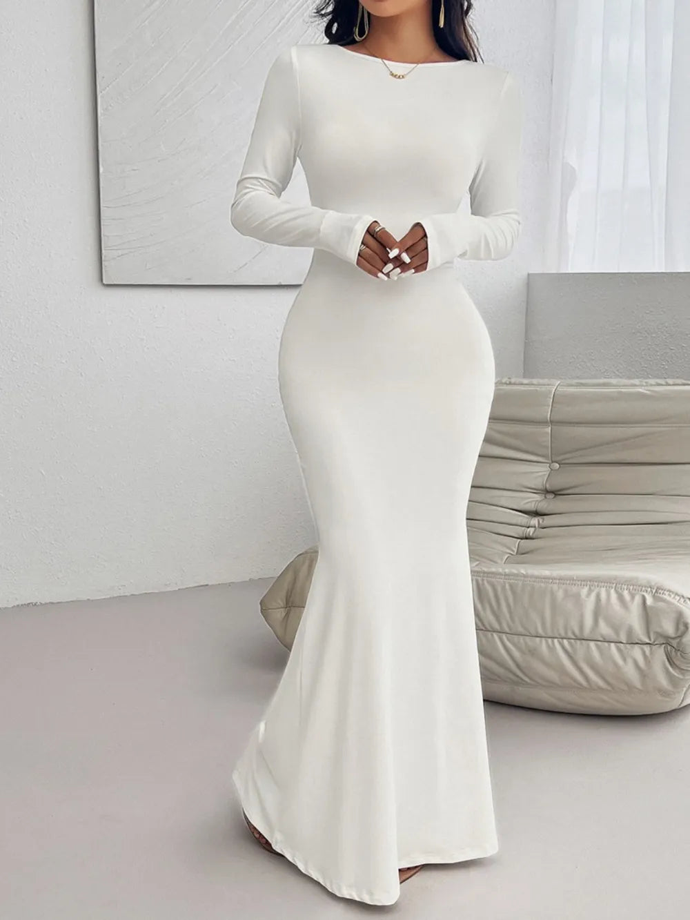 Robe maxi Devine à manches longues, col rond et dos nu