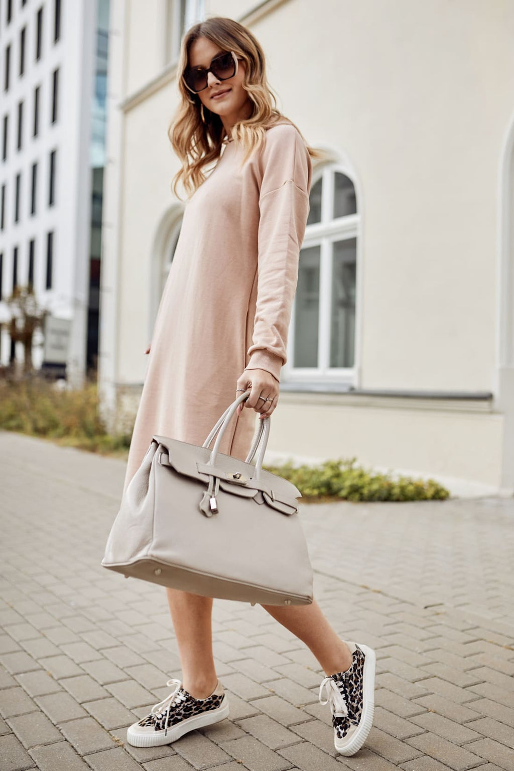 Robe midi sportive avec capuche, beige FI725