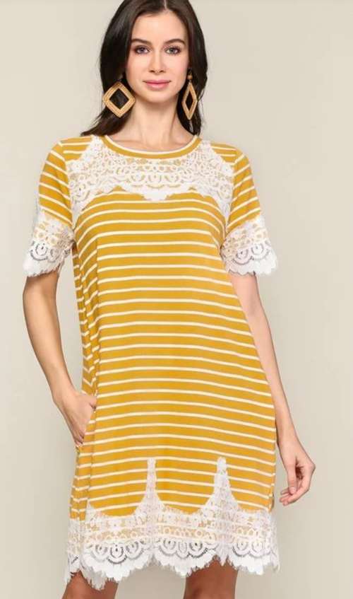 Robe moutarde à manches rayées avec détail en dentelle et col rond